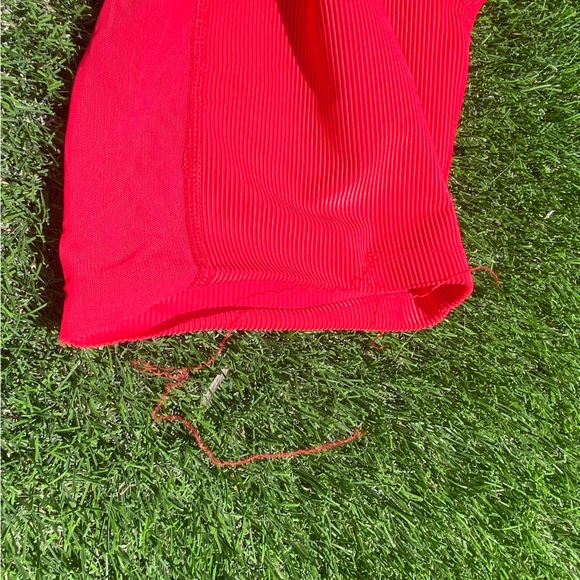 Beach Riot Red Ribbed Bike Shorts S NWT Damaged - Picture 6 of 6